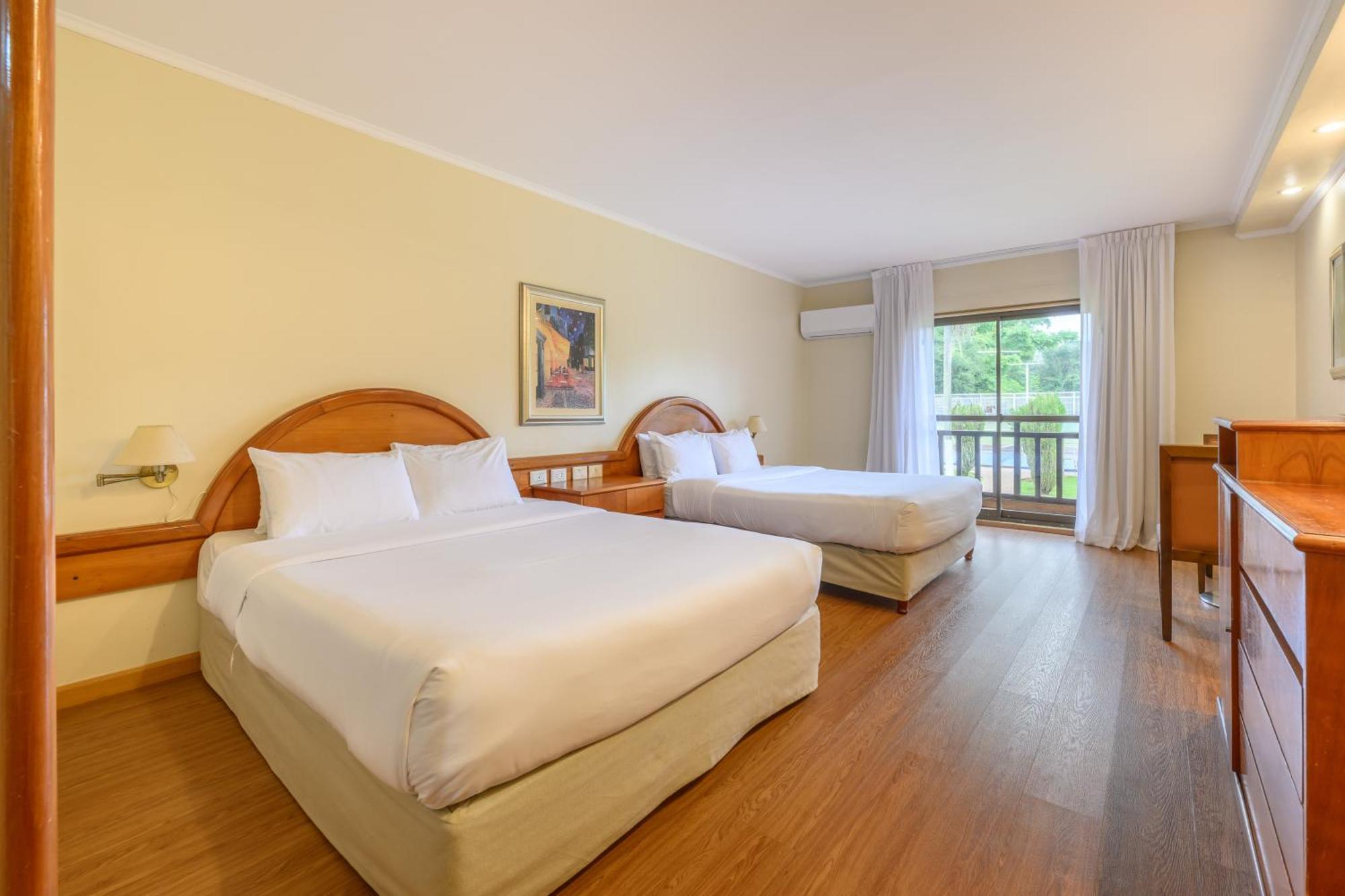 エグゼ ホテル カタラタス プエルト・イグアス エクステリア 写真 A room at the hotel