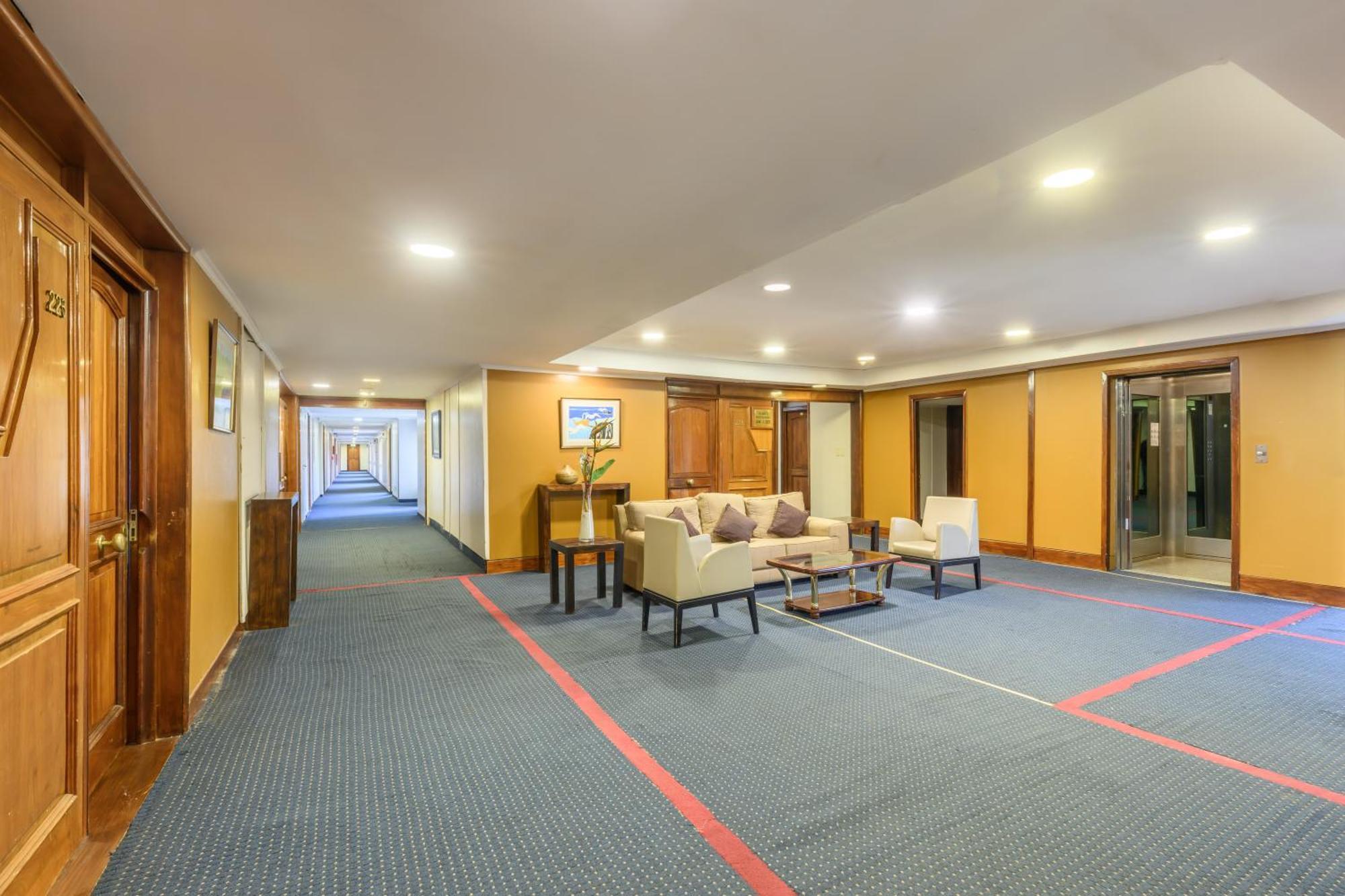 エグゼ ホテル カタラタス プエルト・イグアス エクステリア 写真 The lobby of the hotel