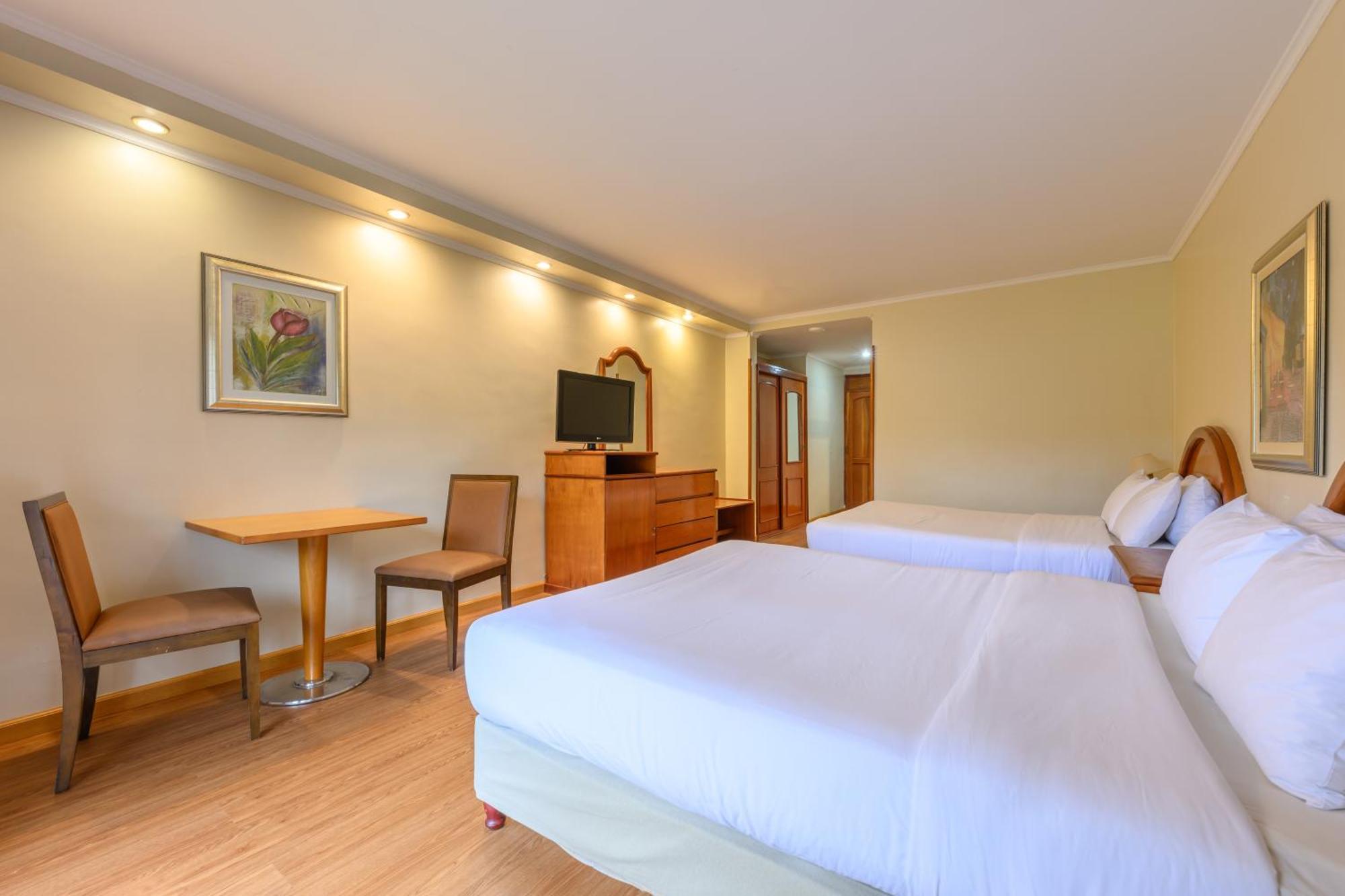 エグゼ ホテル カタラタス プエルト・イグアス エクステリア 写真 A typical room at the hotel