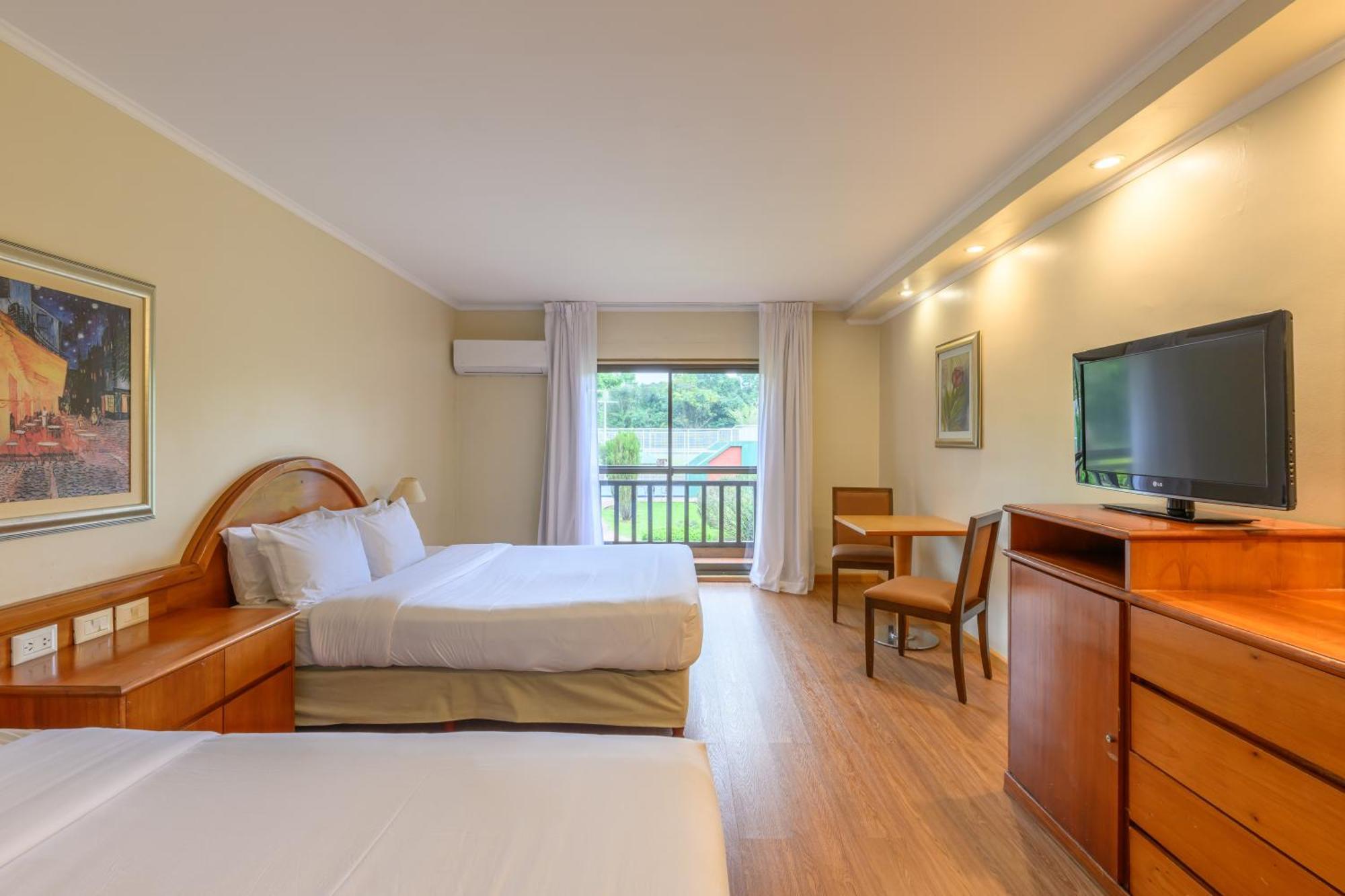 エグゼ ホテル カタラタス プエルト・イグアス エクステリア 写真 A room at the hotel