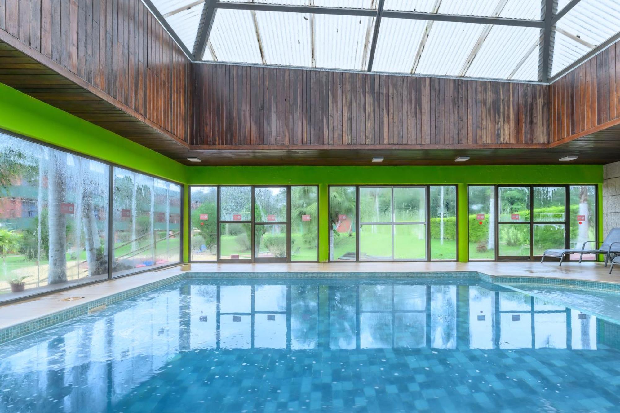 エグゼ ホテル カタラタス プエルト・イグアス エクステリア 写真 Swimming pool at the hotel