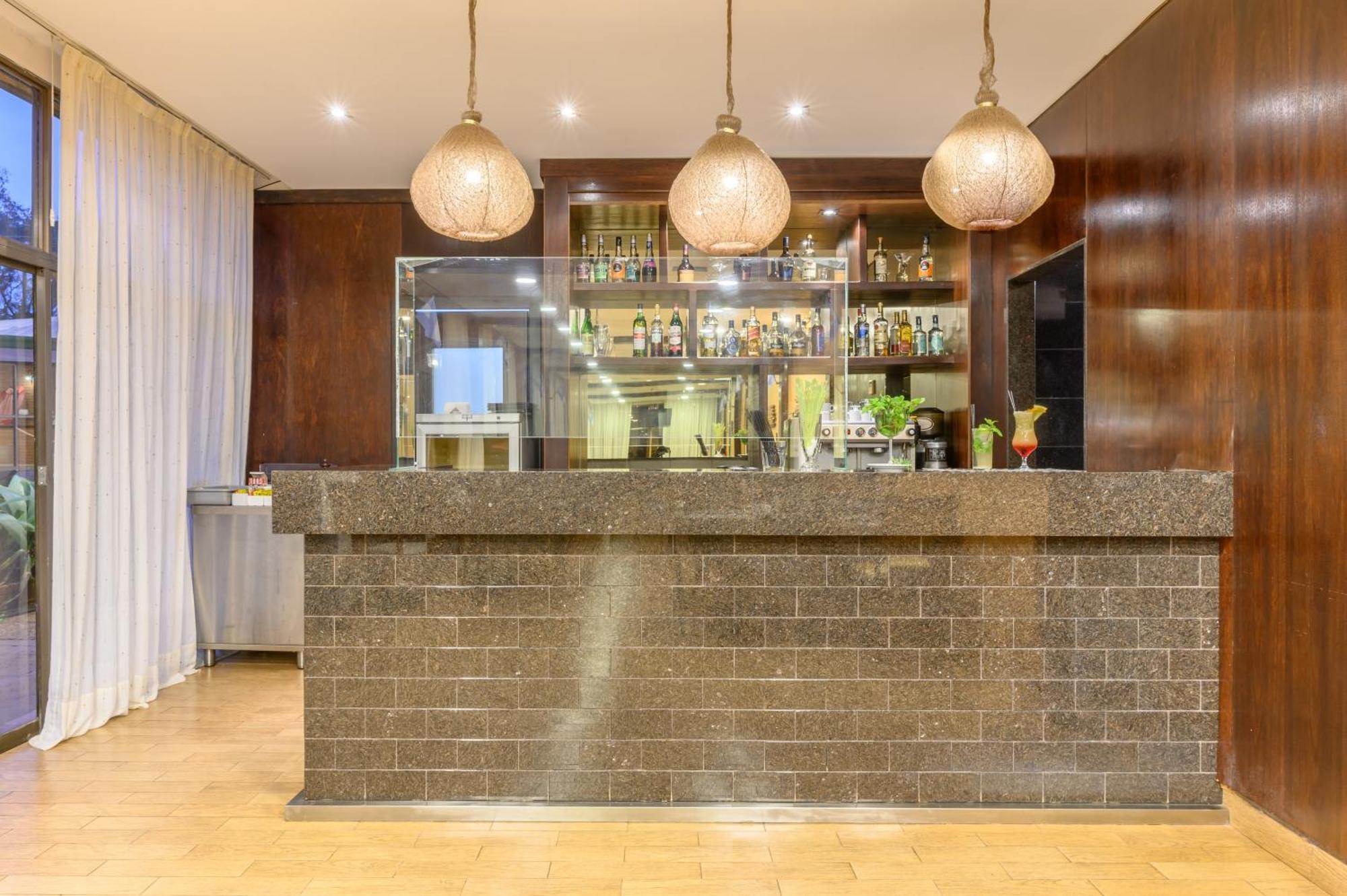 エグゼ ホテル カタラタス プエルト・イグアス エクステリア 写真 The bar at the 101 bar
