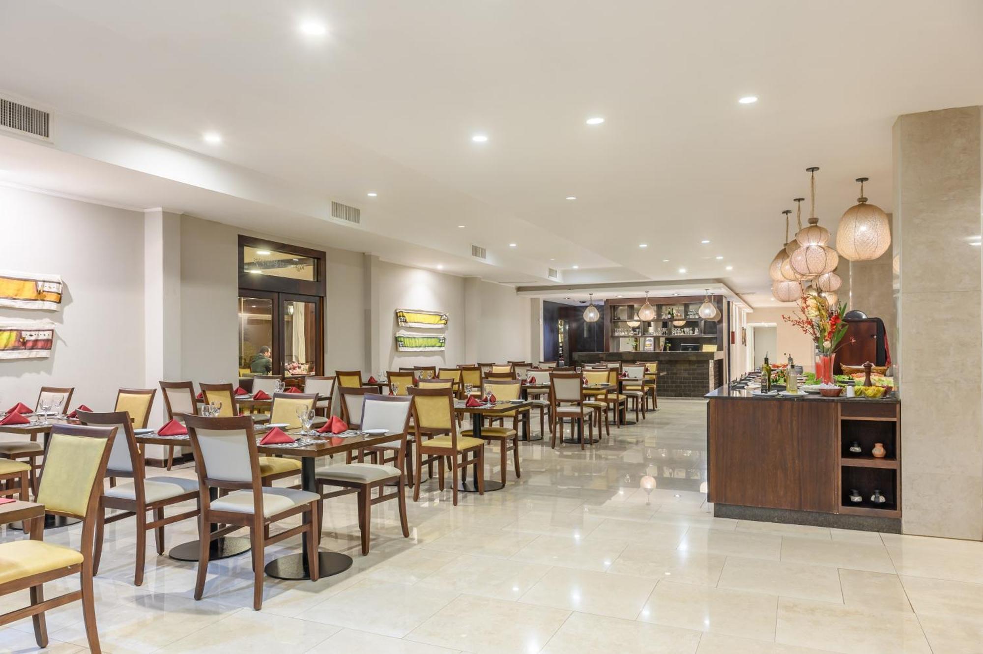 エグゼ ホテル カタラタス プエルト・イグアス エクステリア 写真 The restaurant